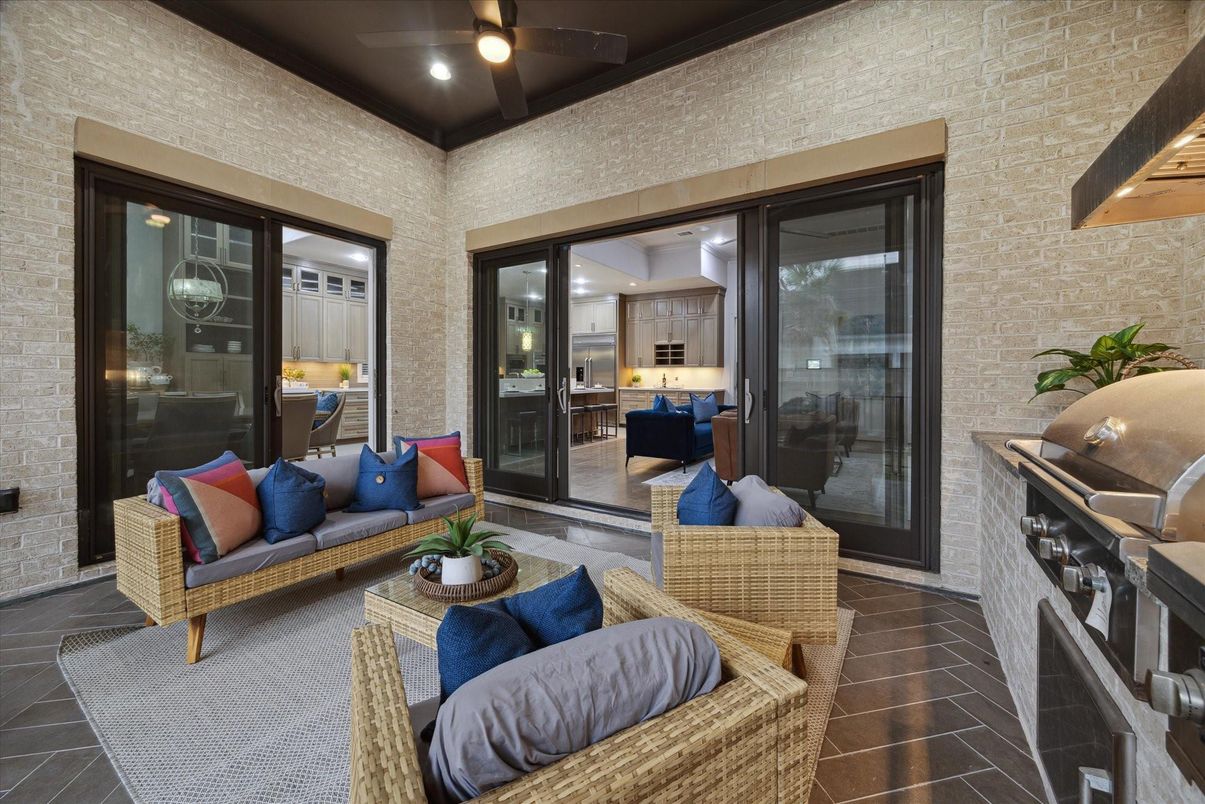 Exterior, Outdoor Kitchen