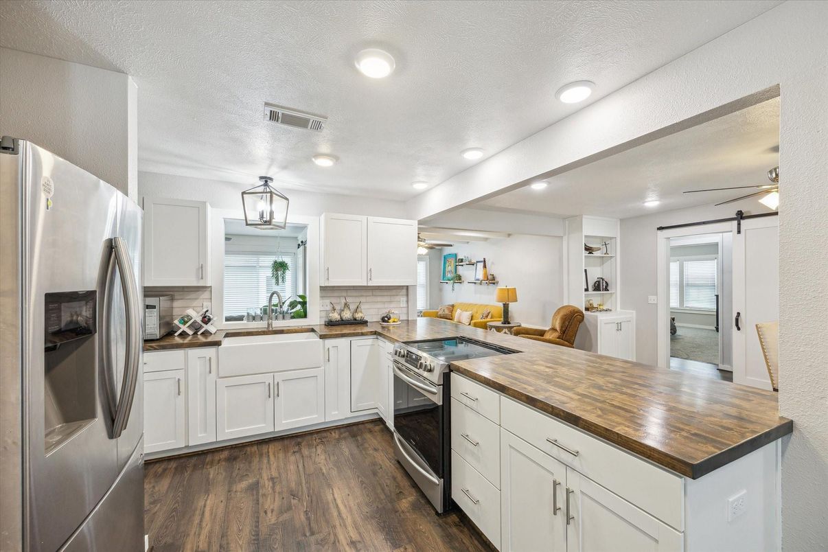 Interior, Kitchen, Recessed Lighting, Wood Texture Flooring