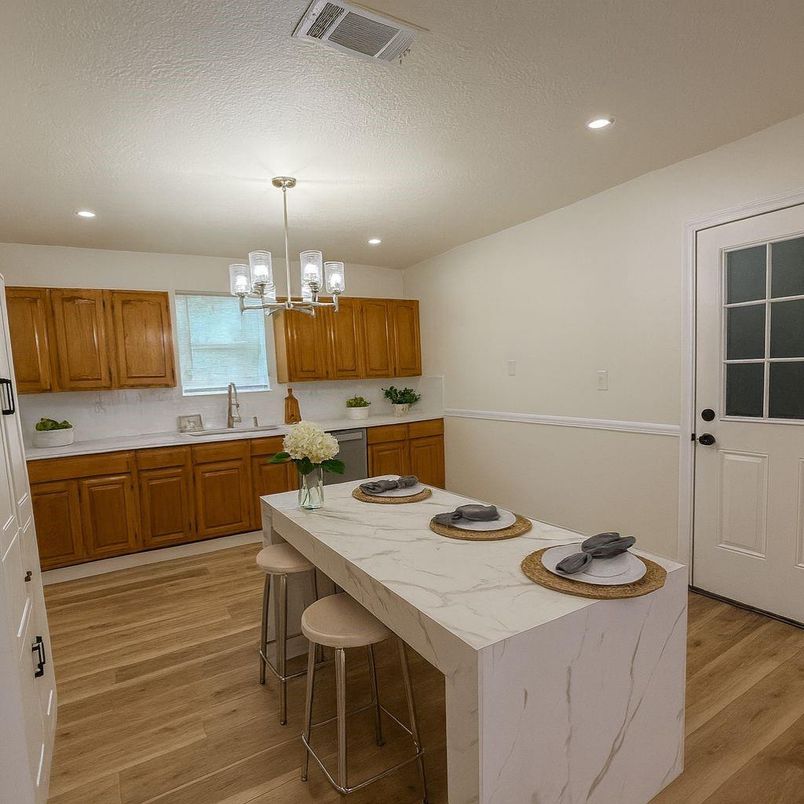 Interior, Kitchen, Pendant Lights, Recessed Lighting, Wood Texture Flooring