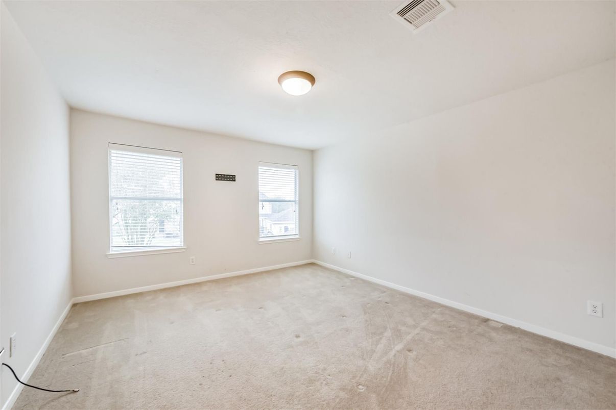 Empty room, Interior