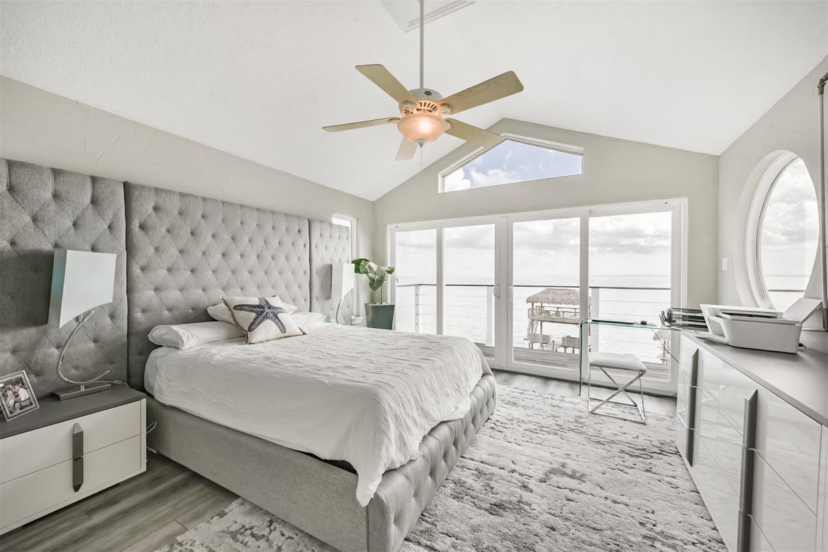 Bedroom, Interior, Water, Wood Texture Flooring
