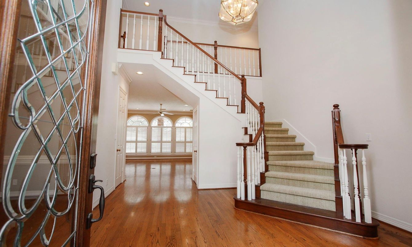 Chandelier, Interior, Recessed Lighting, Wood Texture Flooring