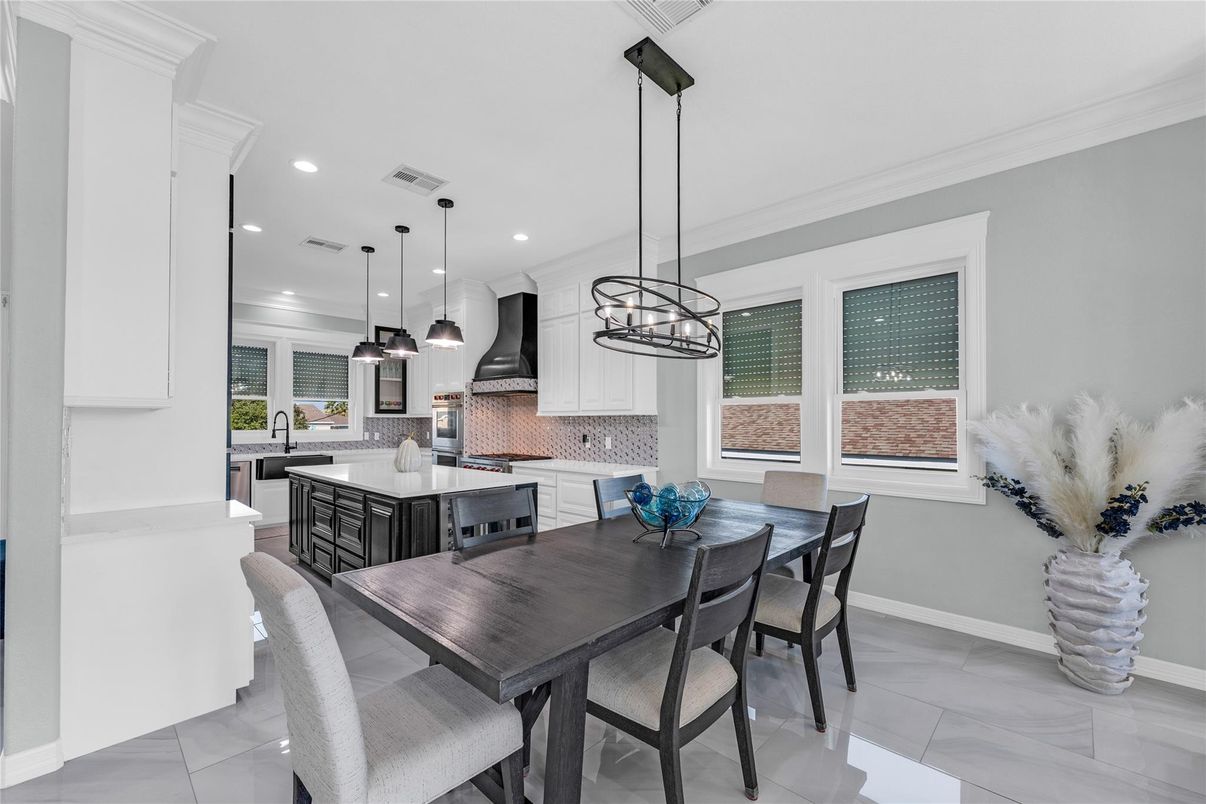 Dining room, Interior, Kitchen, Pendant Lights, Recessed Lighting