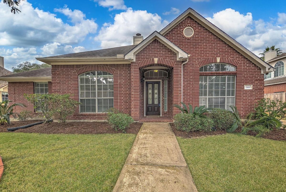 Exterior, Facade, Brick Facade, Brick Traditional