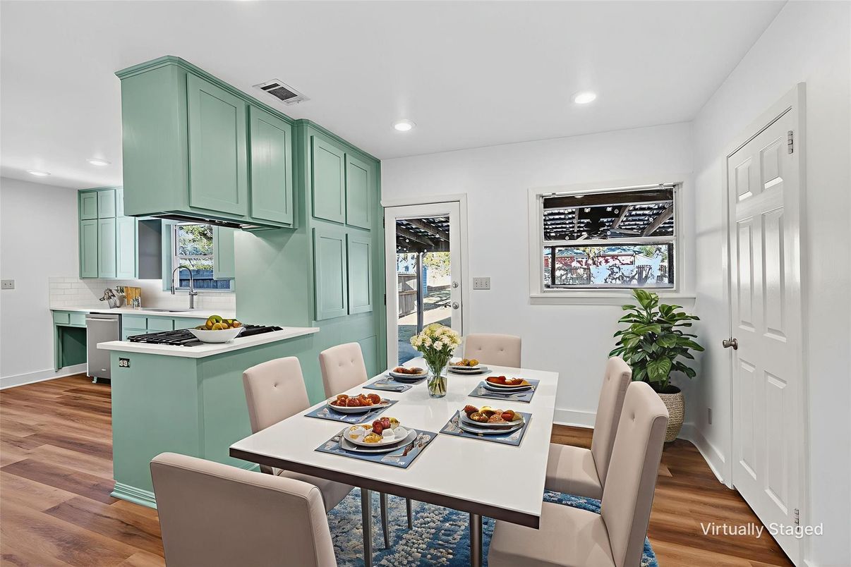 Dining room, Interior, Kitchen, Recessed Lighting, Wood Texture Flooring