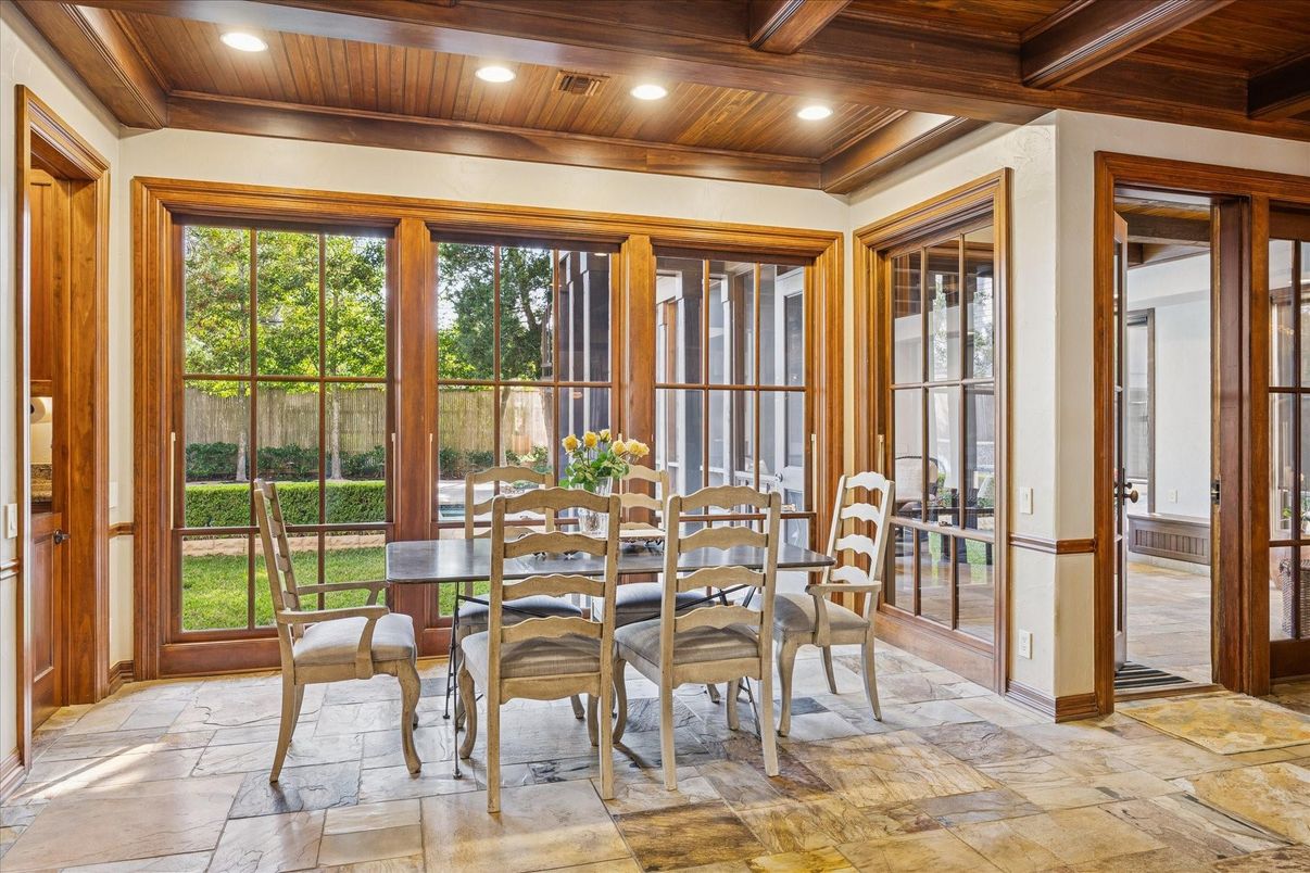Dining room, Interior, Recessed Lighting, Wooden Beams, Wooden Ceilings