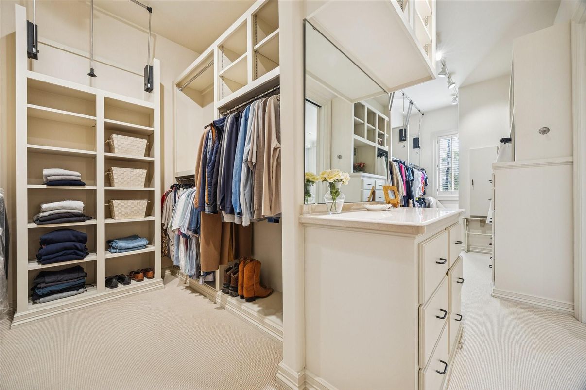 Interior, Walk-in Closets