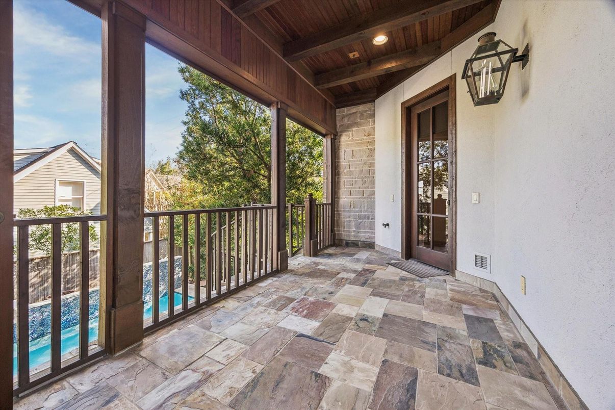 Exterior, Recessed Lighting