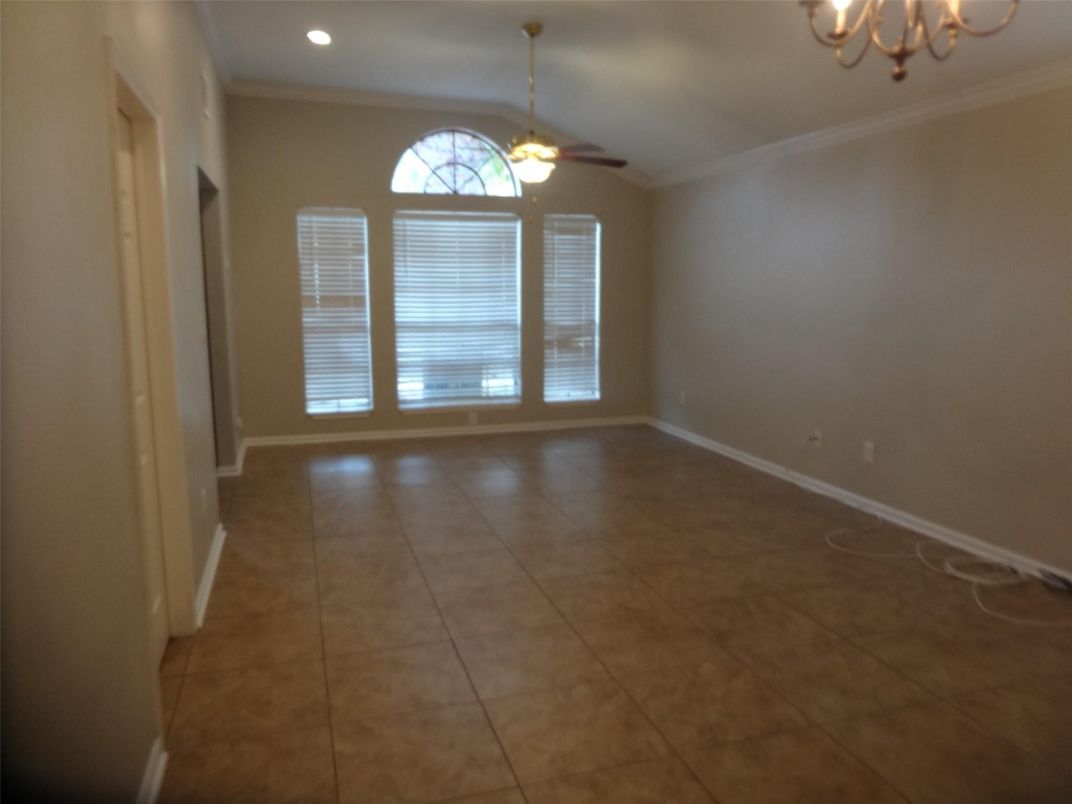 Chandelier, Empty room, Interior, Recessed Lighting