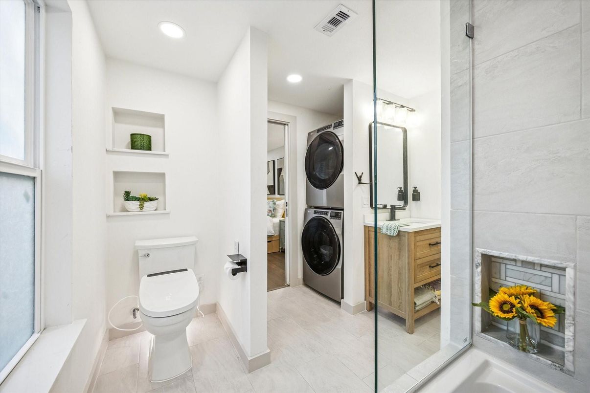 Bathroom, Interior, Recessed Lighting, Washer