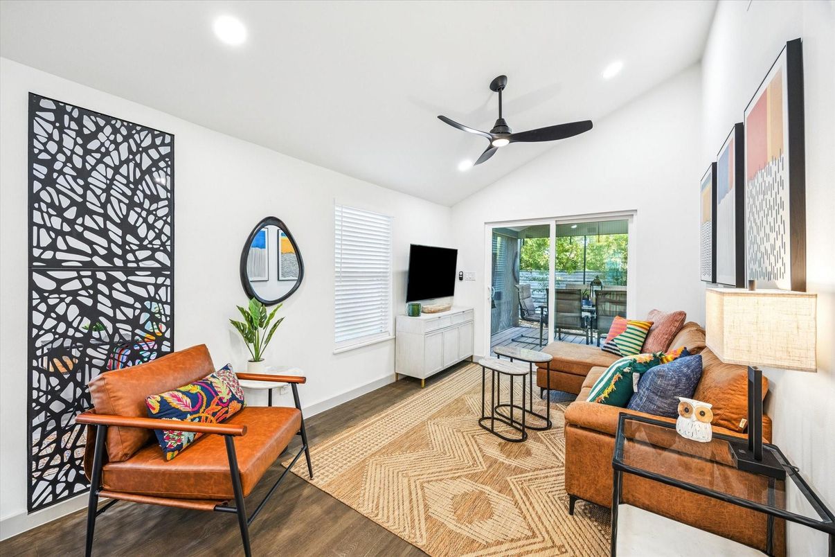 Interior, Living room, Recessed Lighting, Wood Texture Flooring