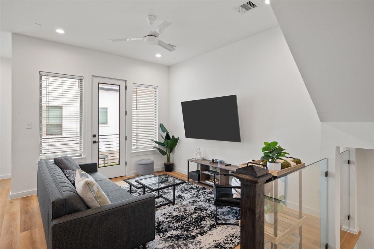 Interior, Living room, Recessed Lighting, Wood Texture Flooring