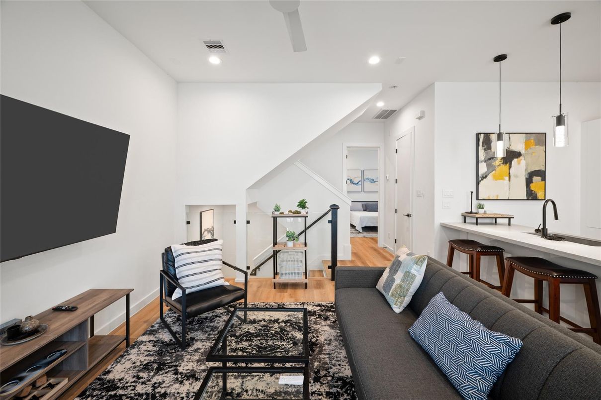 Interior, Living room, Pendant Lights, Recessed Lighting, Wood Texture Flooring