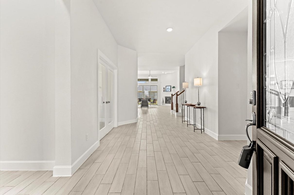 Interior, Pendant Lights, Recessed Lighting, Wood Texture Flooring