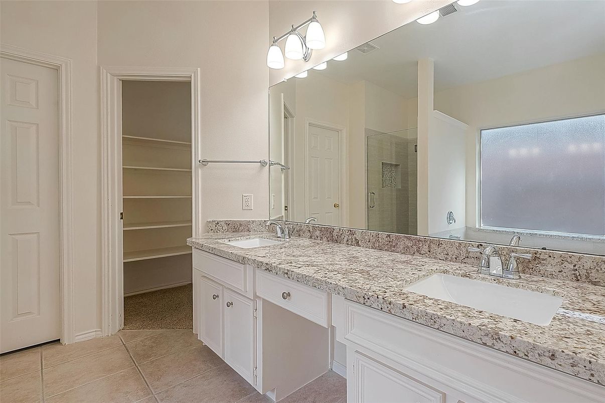 Bathroom, Dual Sink Vanities, Interior