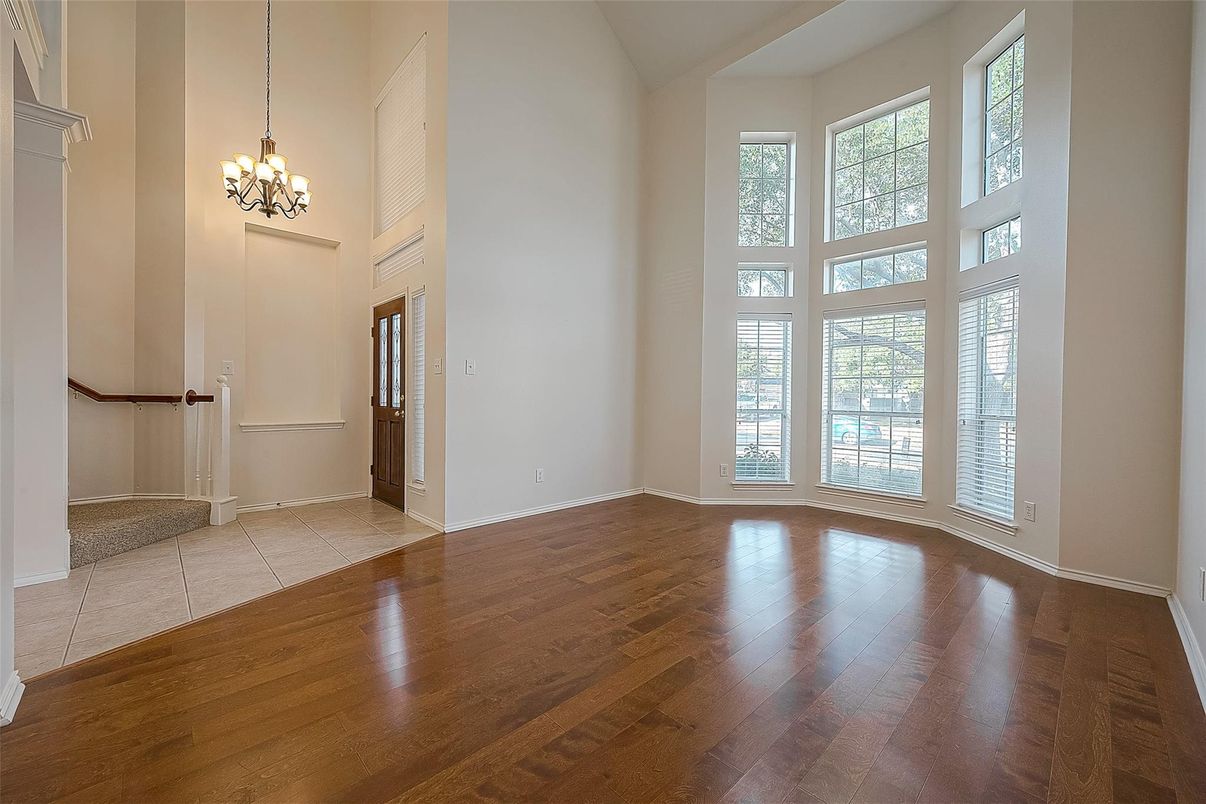 Chandelier, Empty room, Interior, Pendant Lights, Wood Texture Flooring