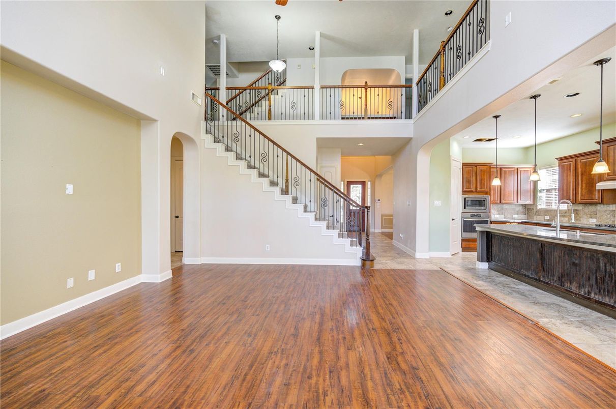 Interior, Kitchen, Pendant Lights, Recessed Lighting, Wood Texture Flooring