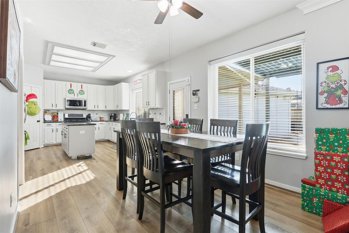 Dining room, Interior, Kitchen, Recessed Lighting, Wood Texture Flooring