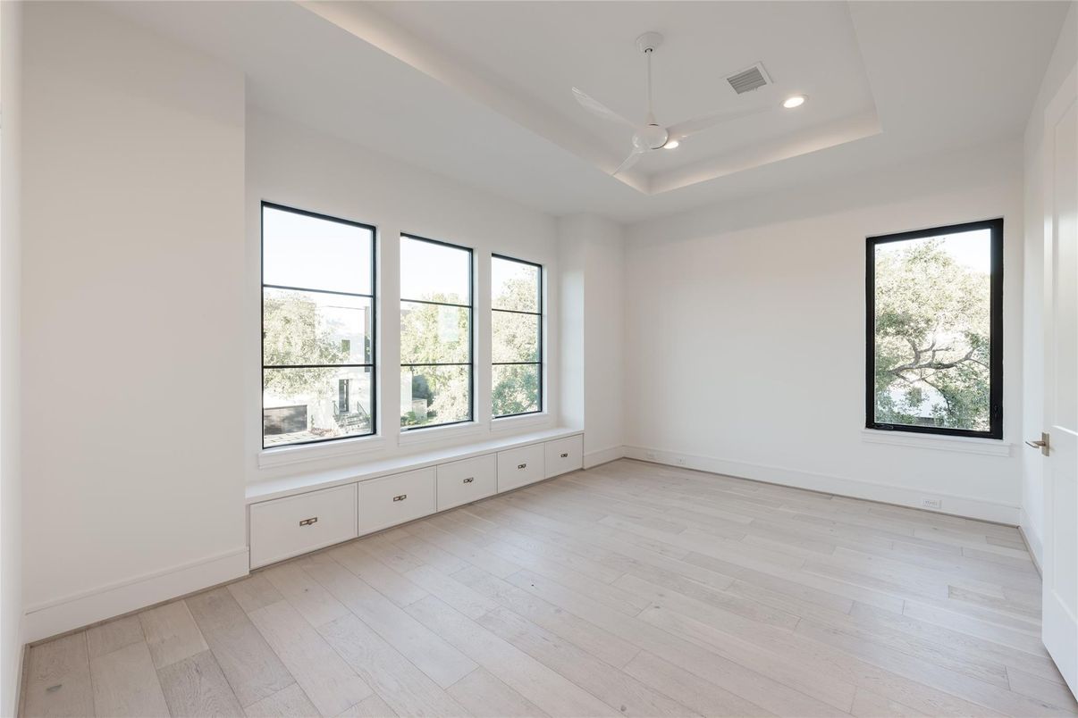 Empty room, Interior, Pendant Lights, Recessed Lighting, Wood Texture Flooring