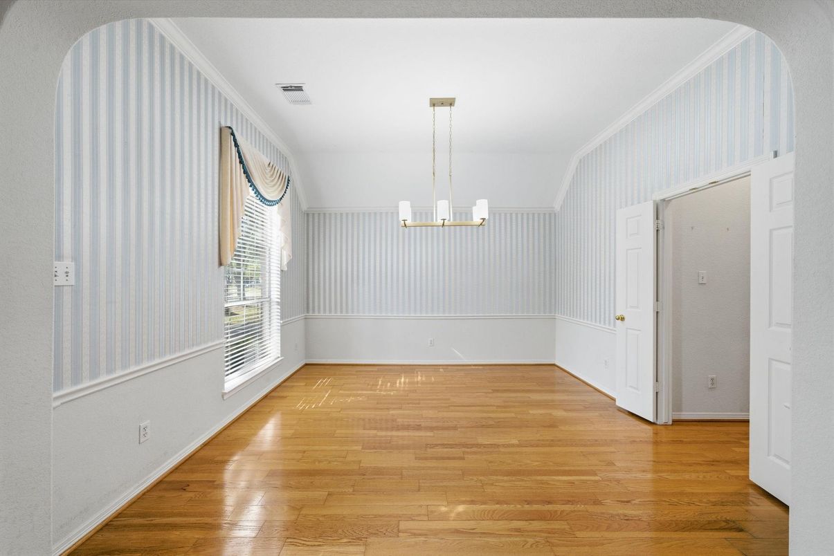 Chandelier, Empty room, Interior, Pendant Lights, Wood Texture Flooring