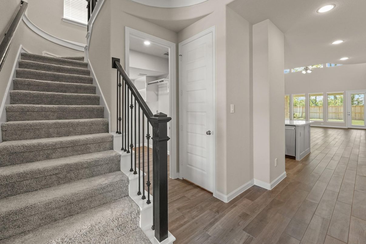 Interior, Recessed Lighting, Wood Texture Flooring