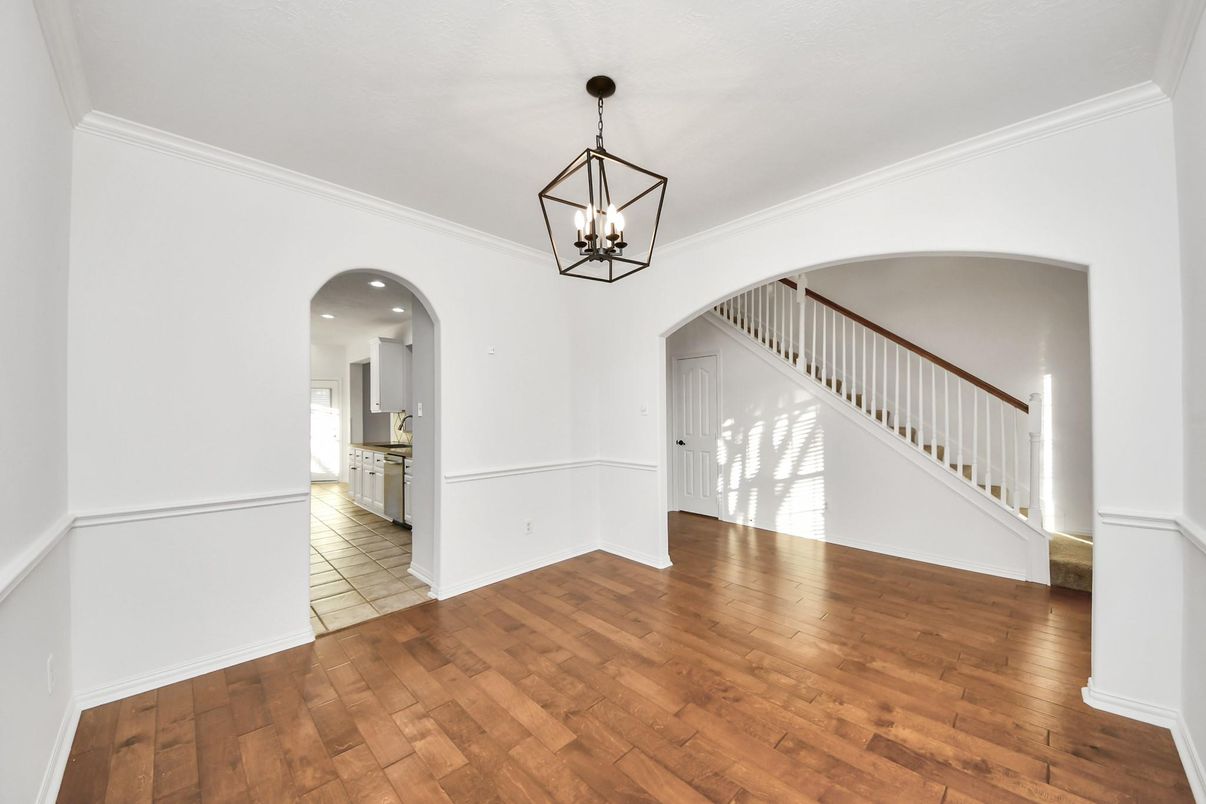 Empty room, Interior, Pendant Lights, Recessed Lighting, Wood Texture Flooring