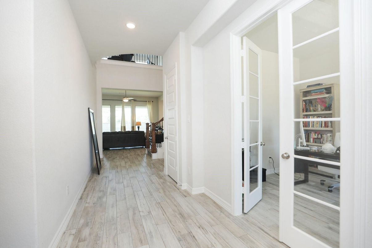 Interior, Recessed Lighting, Wood Texture Flooring