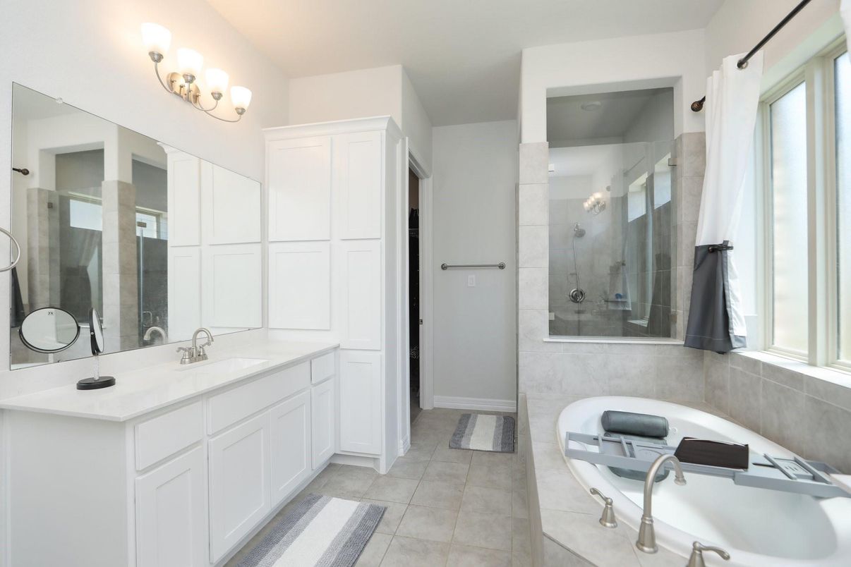 Bathroom, Dual Sink Vanities, Interior