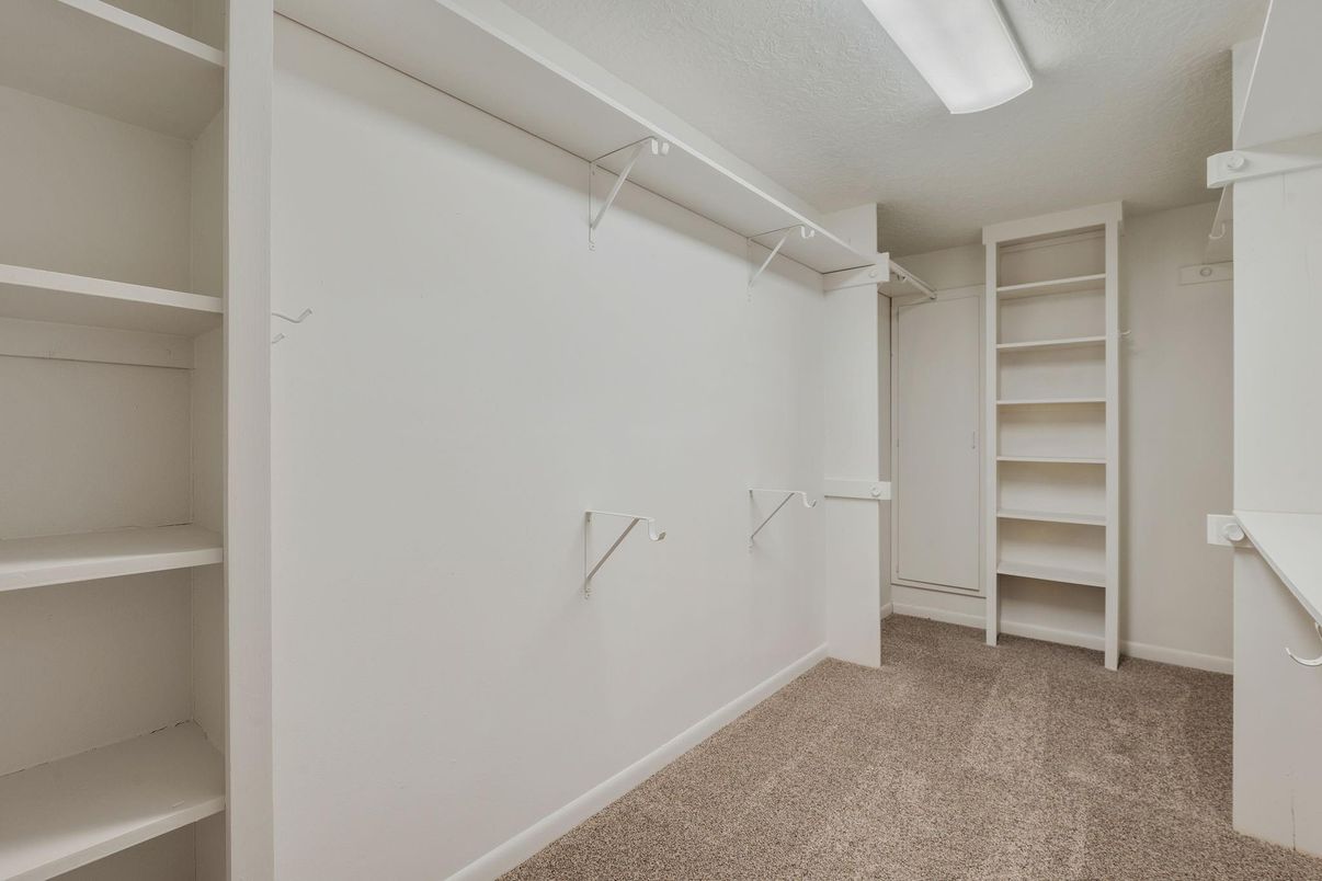 Interior, Walk-in Closets