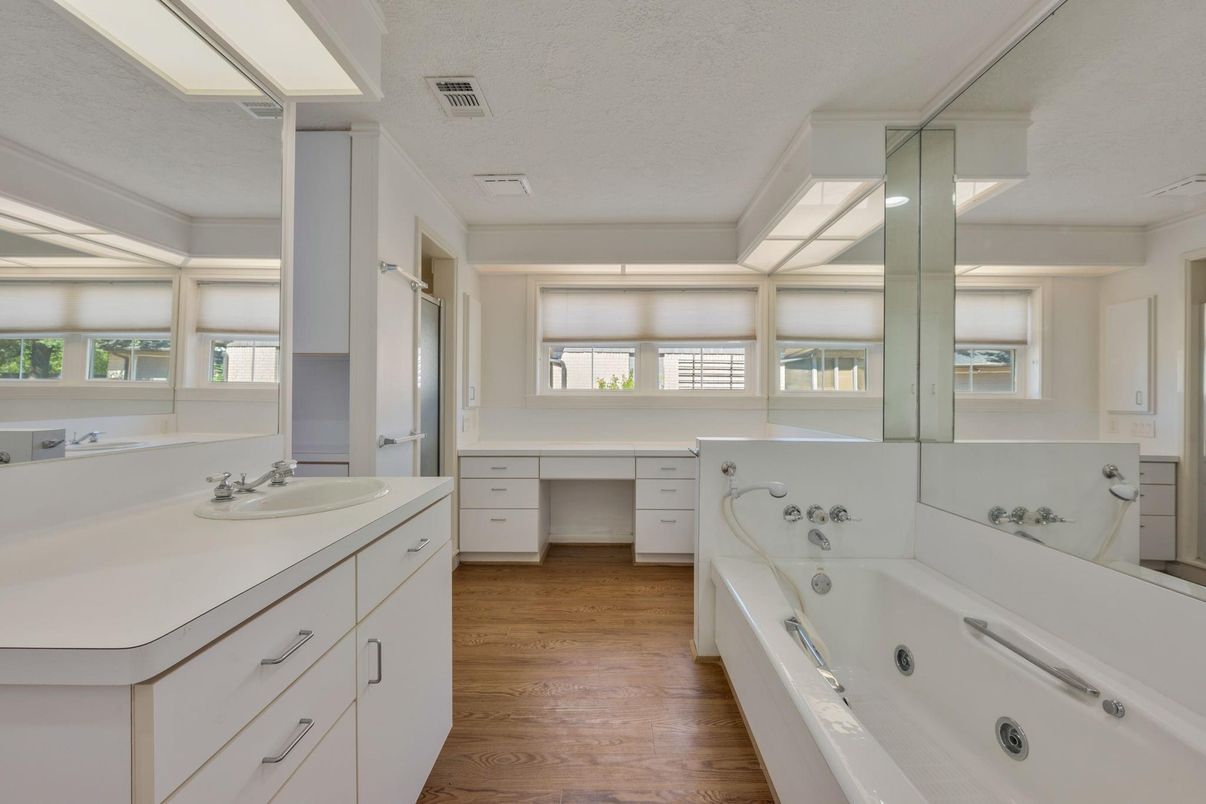 Bathroom, Dual Sink Vanities, Interior, Wood Texture Flooring