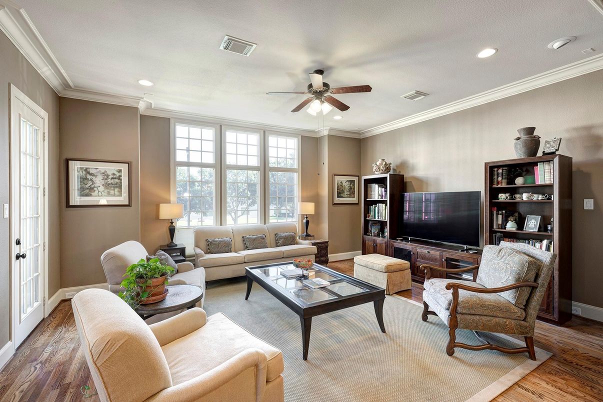 Interior, Living room, Recessed Lighting, Wood Texture Flooring