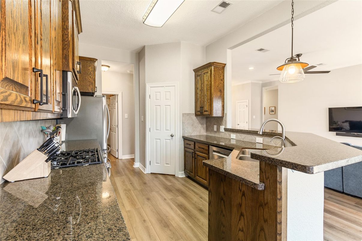 Interior, Kitchen, Pendant Lights, Recessed Lighting, Wood Texture Flooring