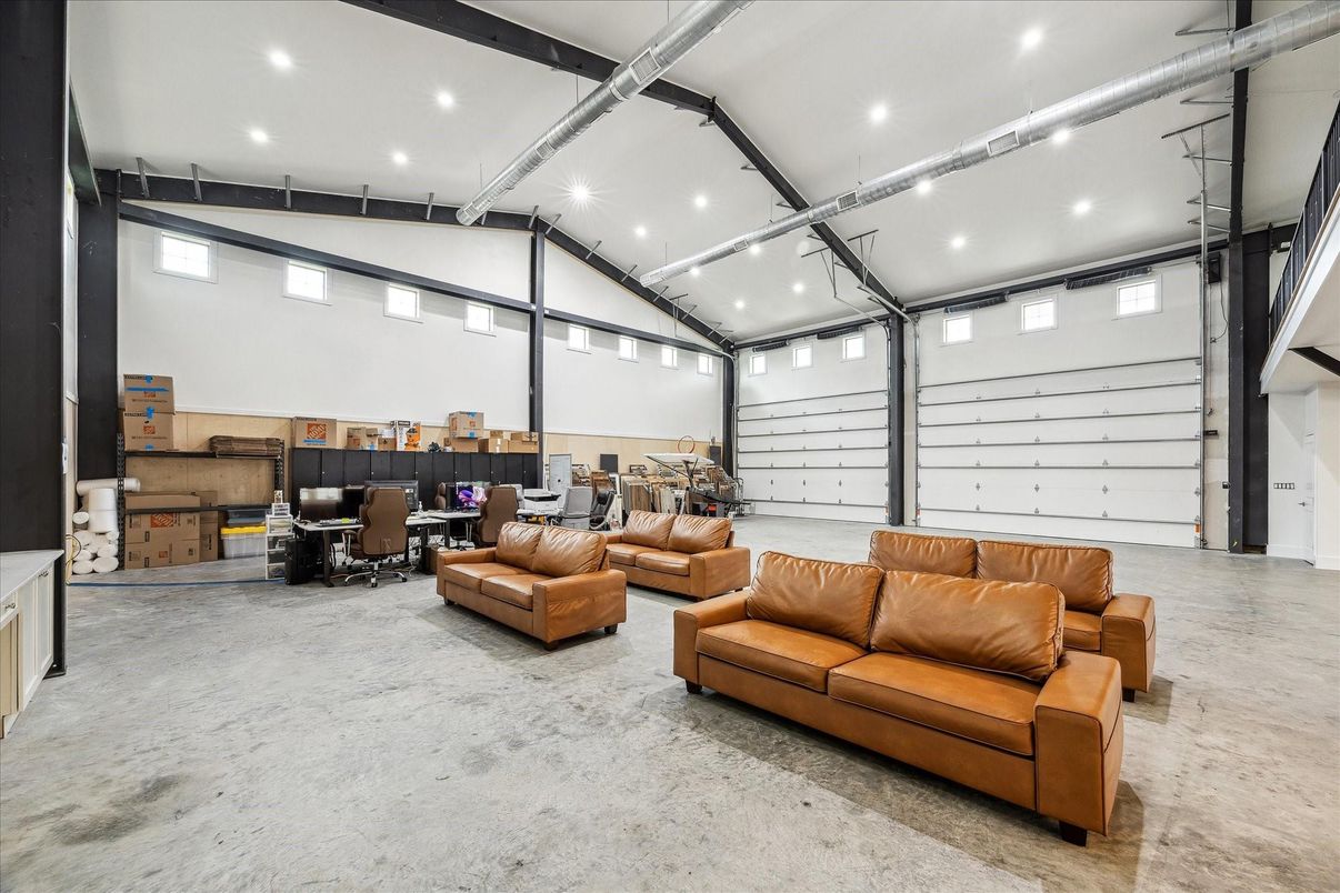 Garage, Interior, Living room, Recessed Lighting