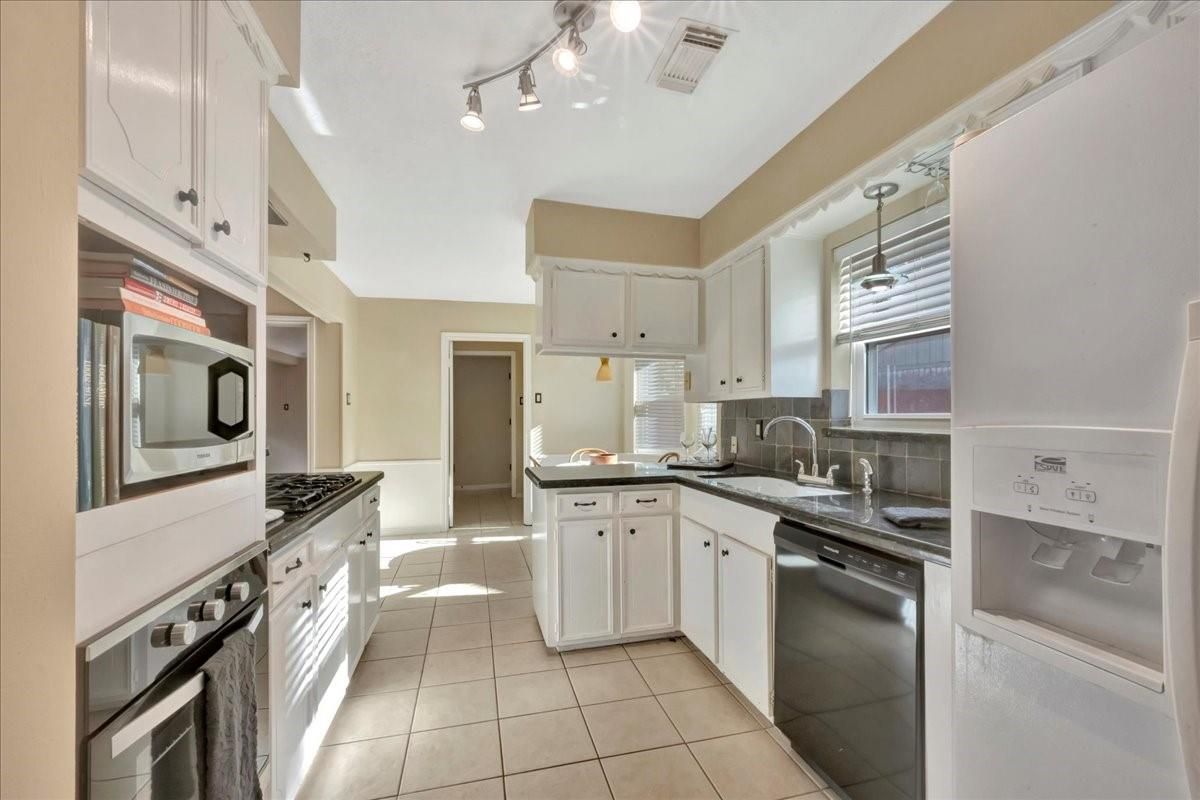 Interior, Kitchen, Stainless Steel Appliances