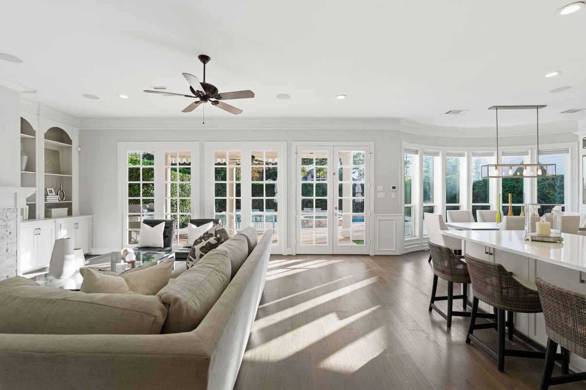 Dining room, Interior, Kitchen, Living room, Pendant Lights, Recessed Lighting, Wood Texture Flooring