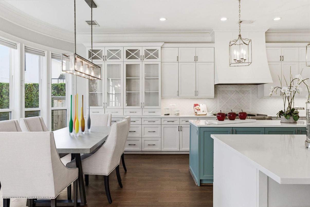 Dining room, Interior, Kitchen, Pendant Lights, Recessed Lighting, Wood Texture Flooring