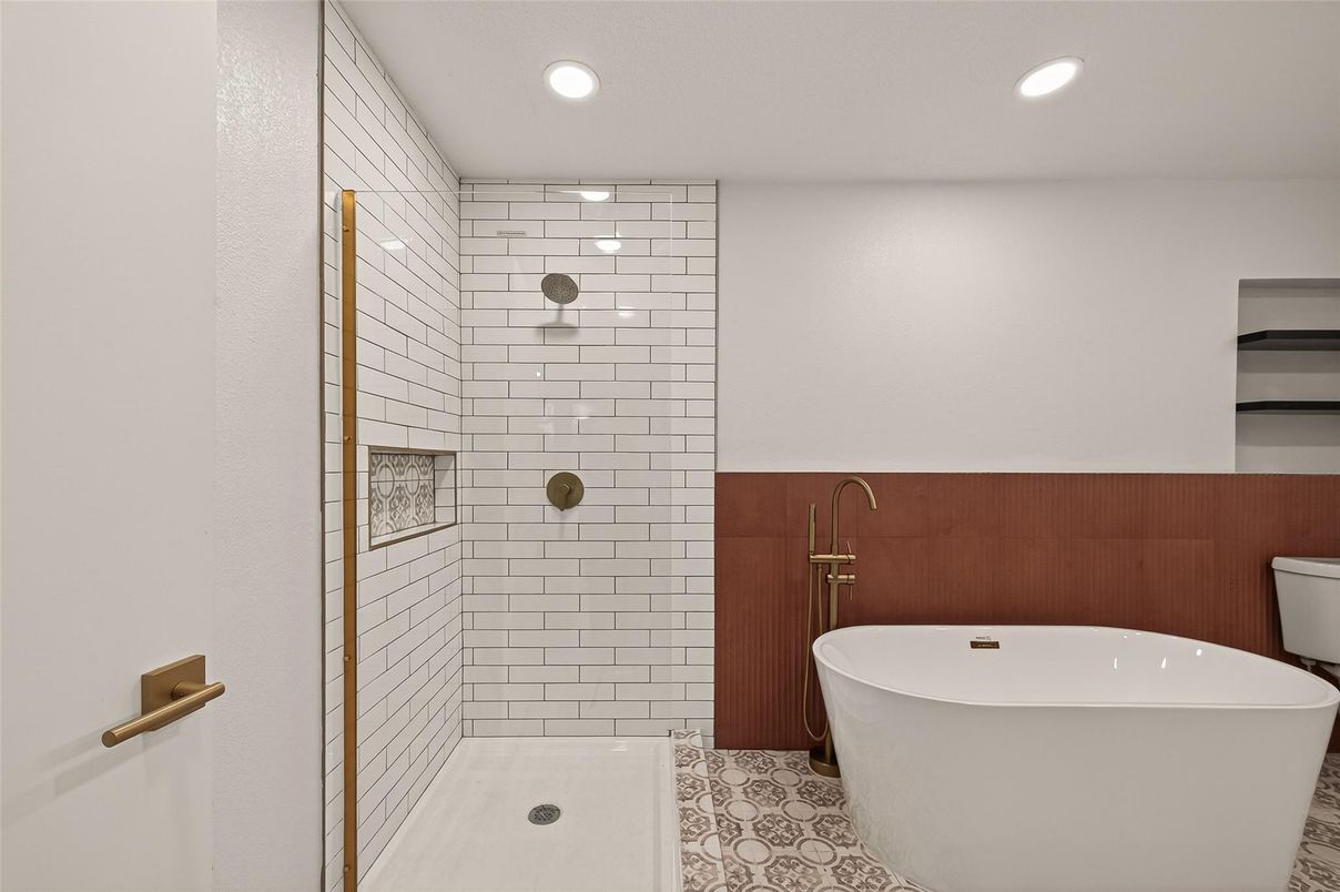 Bathroom, Free Standing Baths, Interior, Recessed Lighting