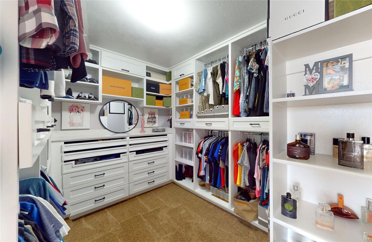Interior, Walk-in Closets