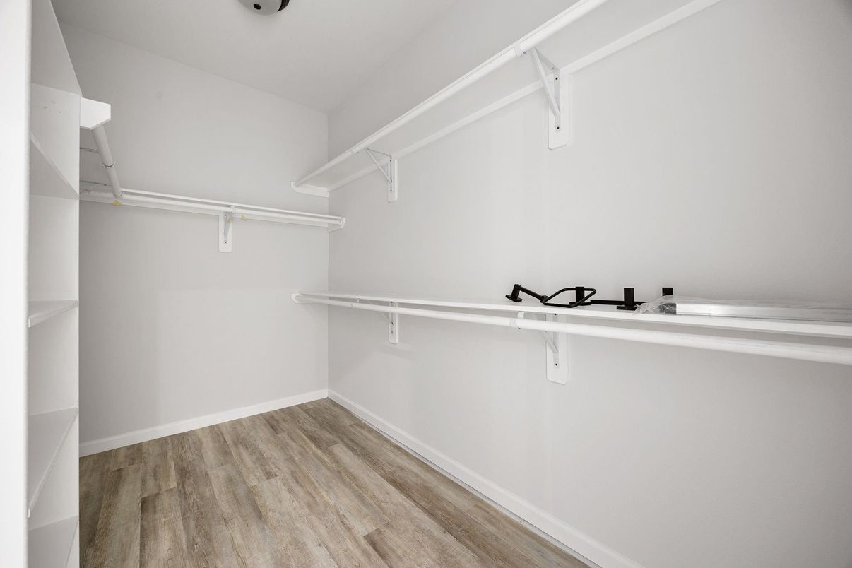 Interior, Walk-in Closets, Wood Texture Flooring