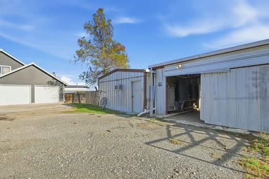 Backyard, Detached Garage, Exterior