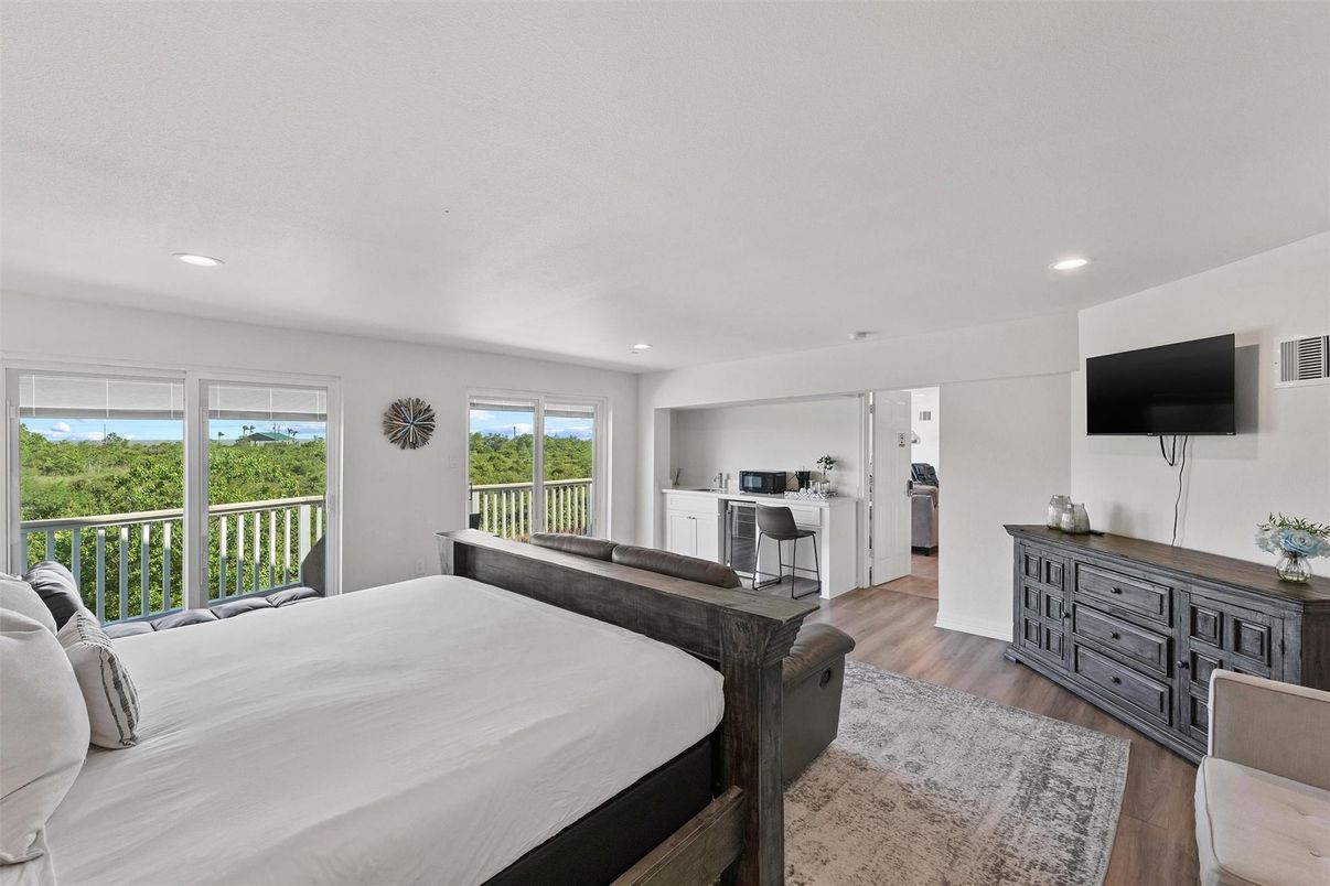 Bedroom, Home Office, Interior, Recessed Lighting, Wood Texture Flooring