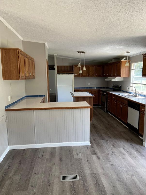 Interior, Kitchen, Pendant Lights, Wood Texture Flooring