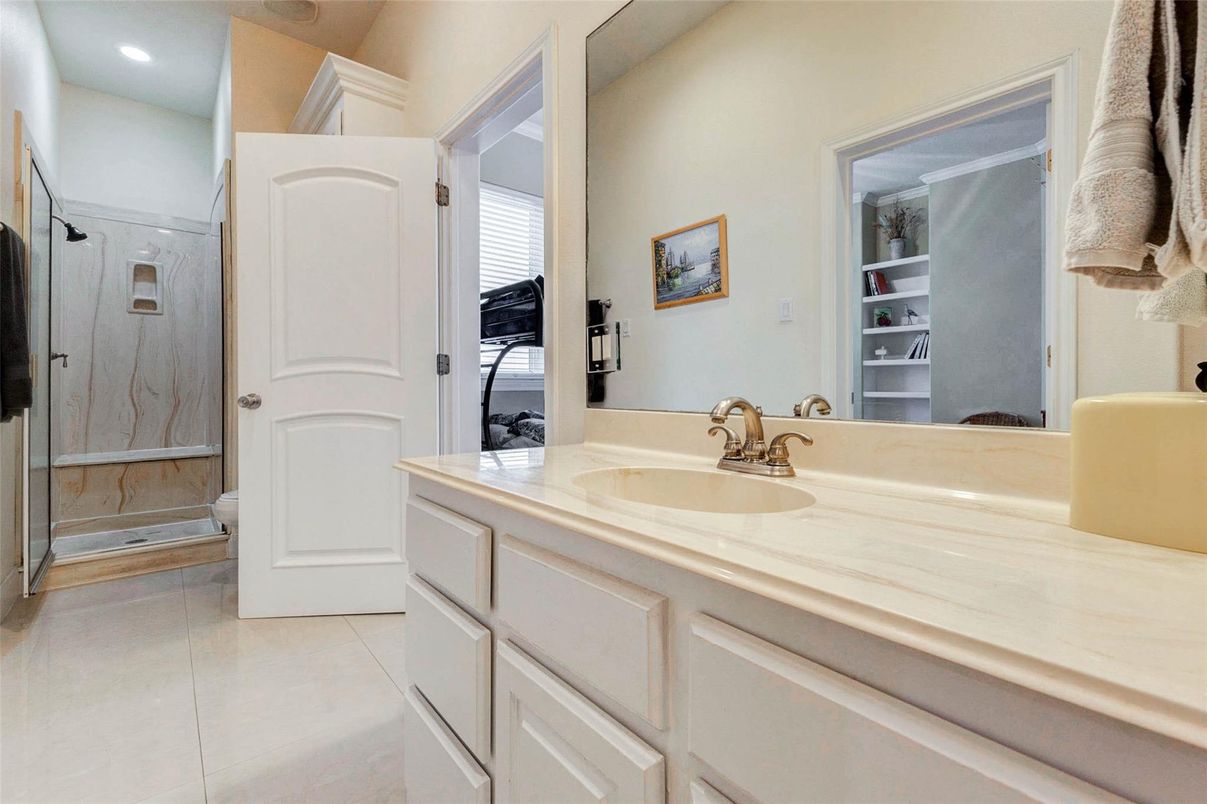 Bathroom, Interior, Recessed Lighting