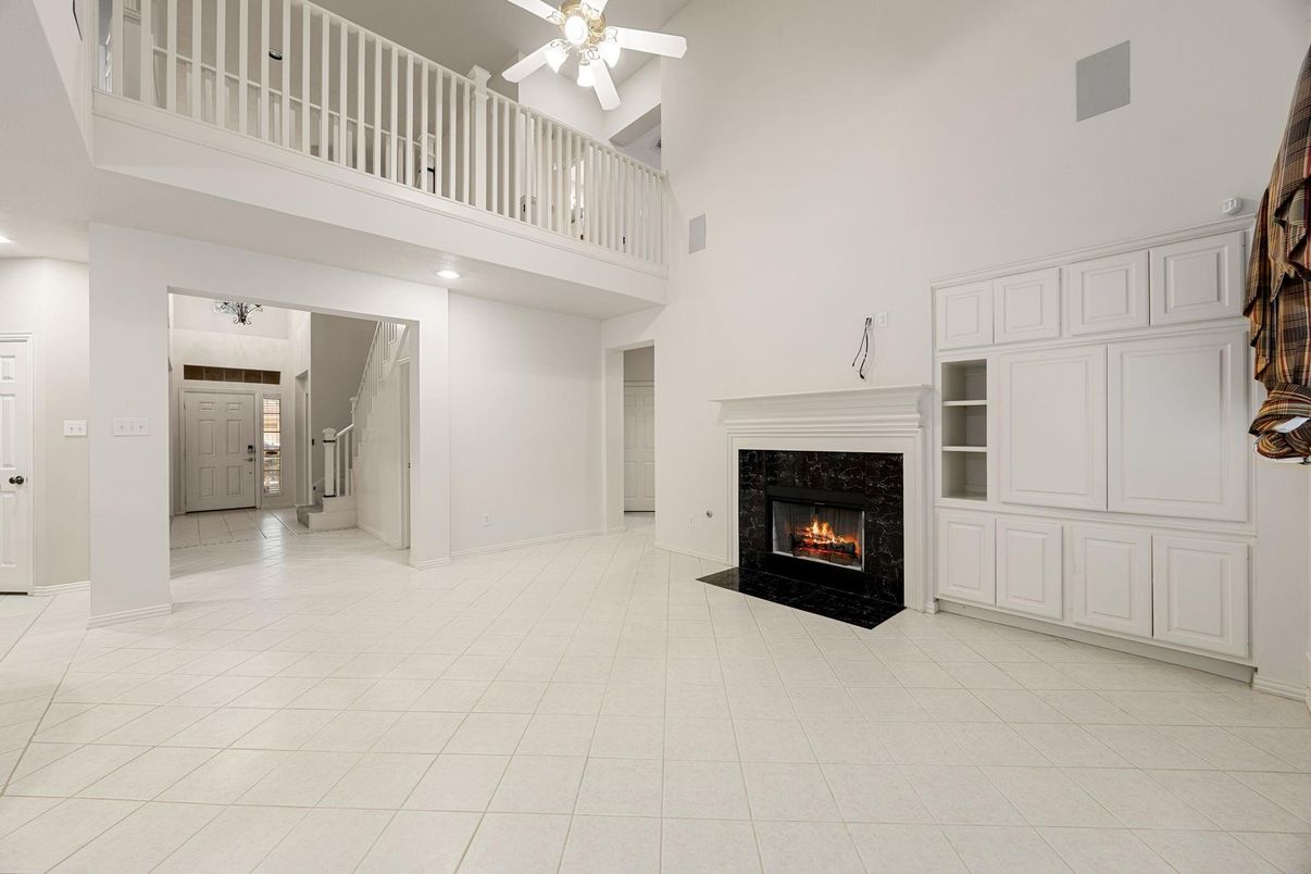 Fireplace, Interior, Recessed Lighting