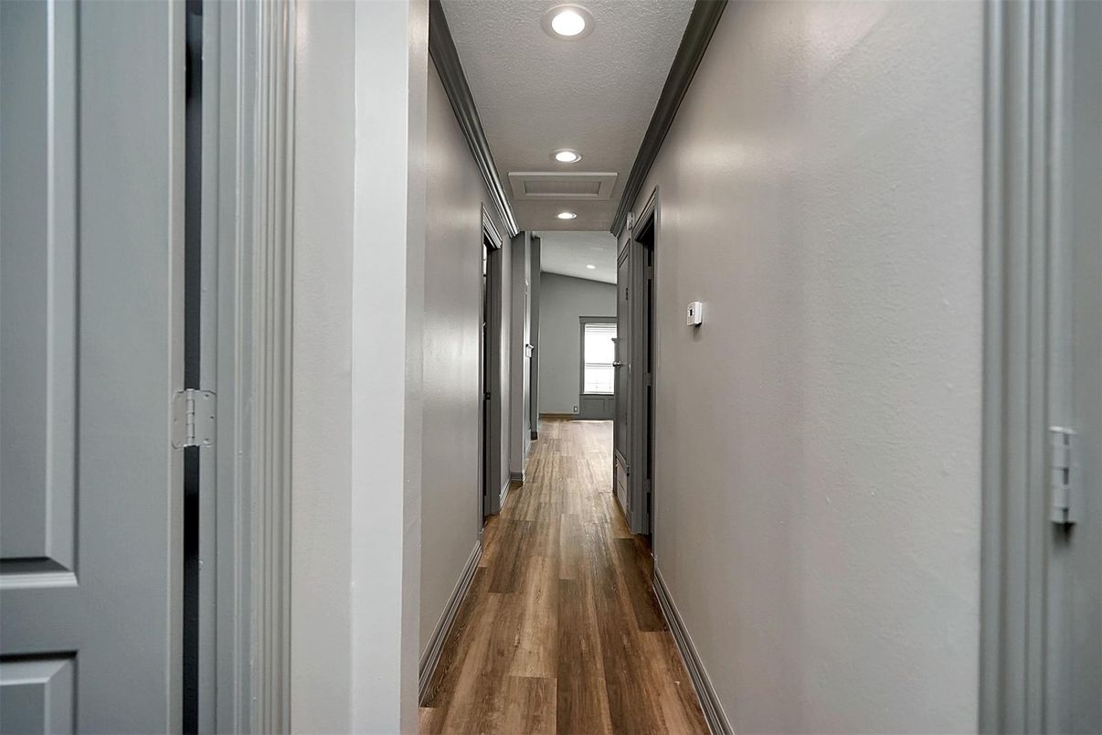 Interior, Recessed Lighting, Wood Texture Flooring