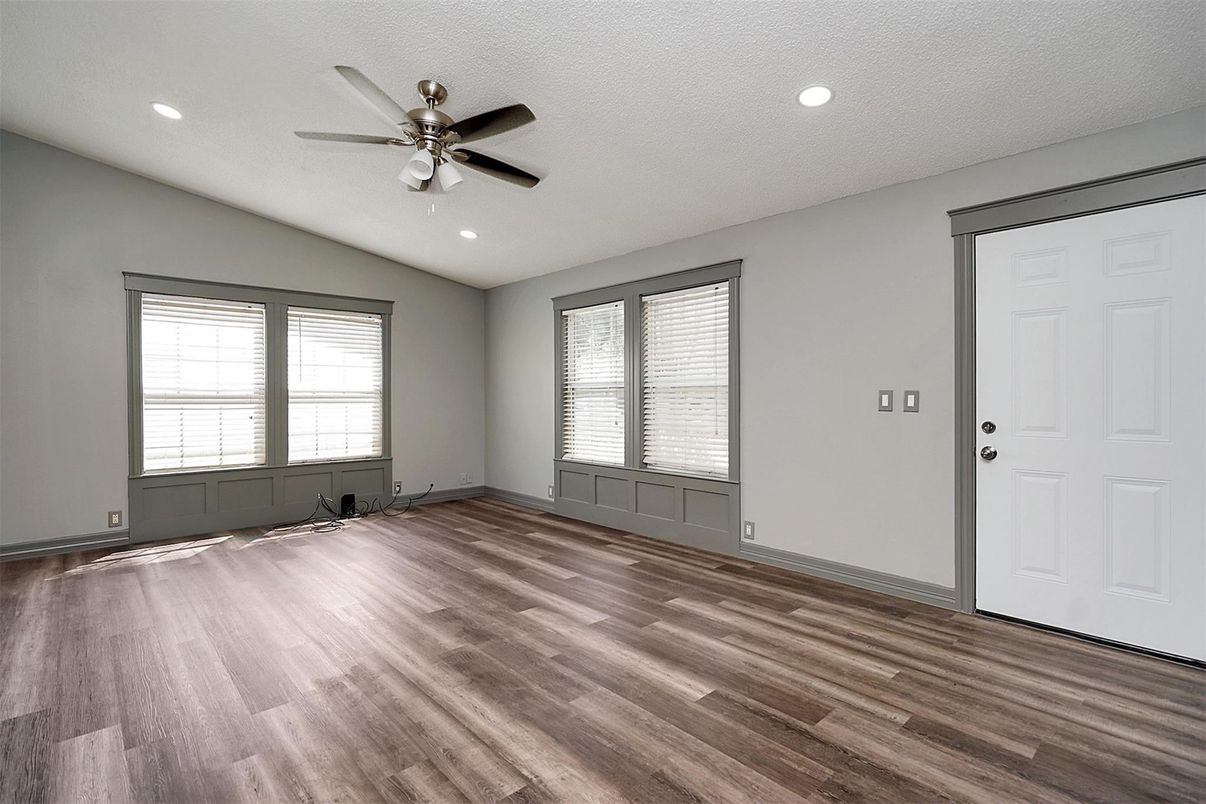 Empty room, Interior, Recessed Lighting, Wood Texture Flooring