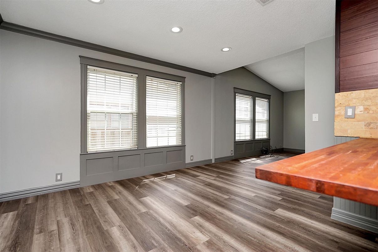 Empty room, Interior, Recessed Lighting, Wood Texture Flooring