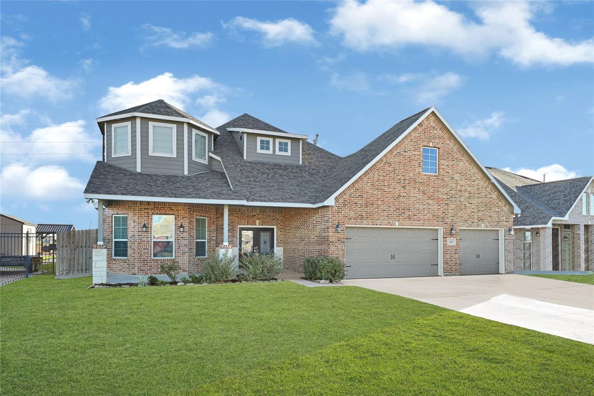 Attached, Exterior, Facade, Brick Facade, Brick Traditional