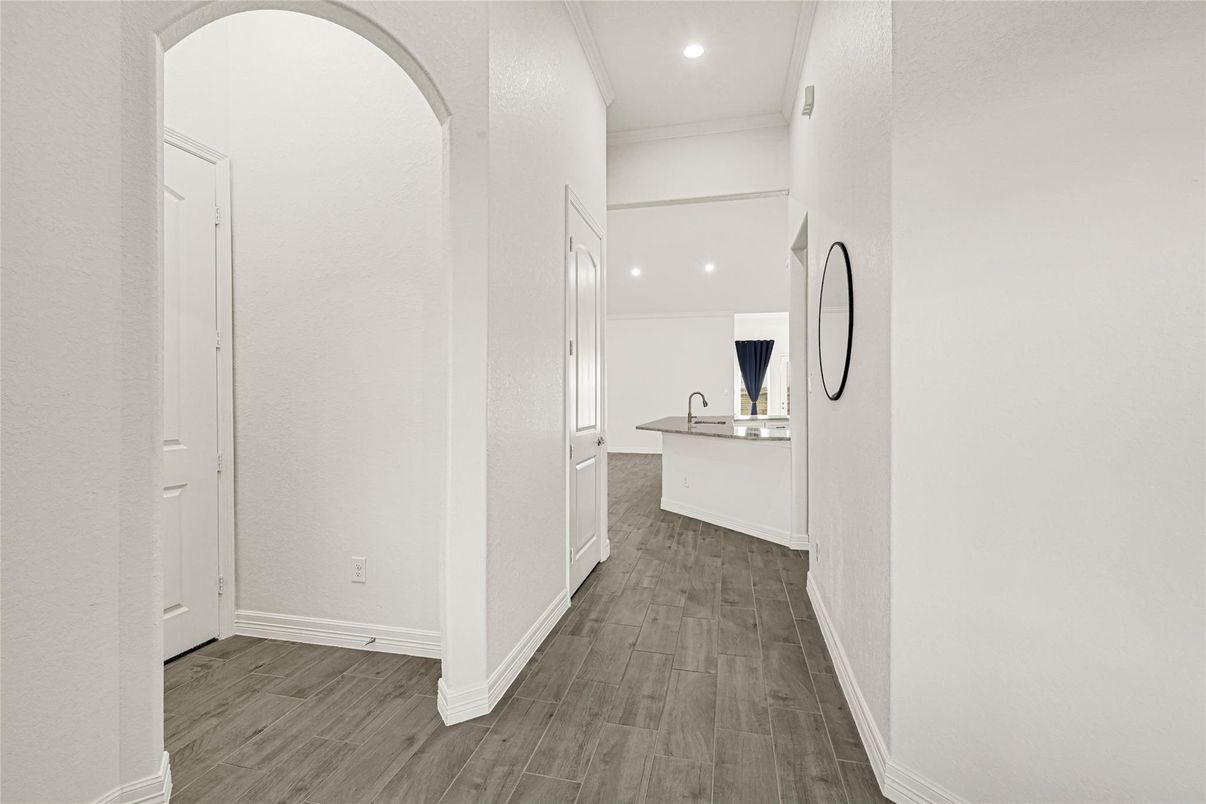 Interior, Recessed Lighting, Wood Texture Flooring