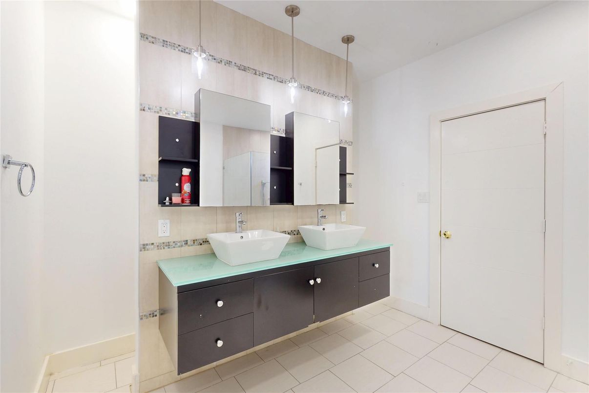 Bathroom, Dual Sink Vanities, Interior, Pendant Lights